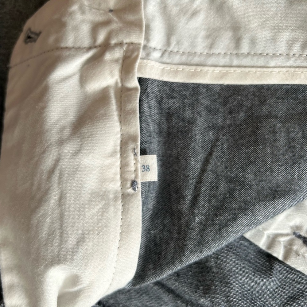 J. Crew men’s chambray shorts w/ blue polka dots. EUC. 9” inseam. Size 38. - Picture 4 of 6